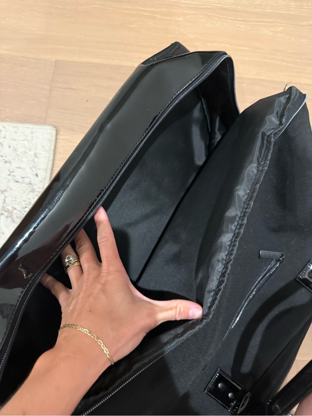 BEIS The Weekend Bag in Black patent - Picture 5 of 7